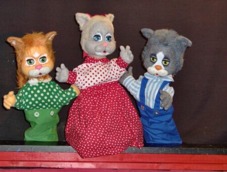 How the Three Little Kittens Lost Their Mittens @ Puppetry Arts Institute